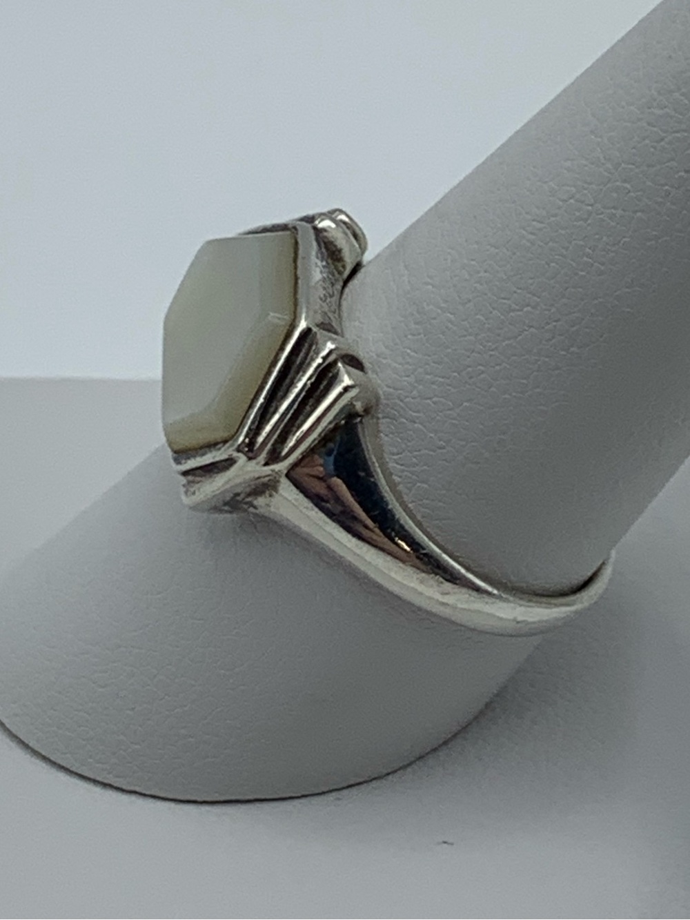 Art Deco Geometric Hexagon Mother of Pearl Sterling Silver Ring Size 9 - Picture 5 of 8